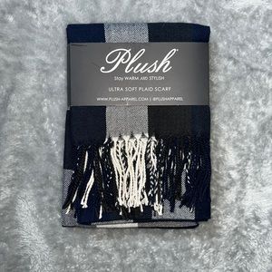 NWT Plush Apparel Soft Plaid Scarf